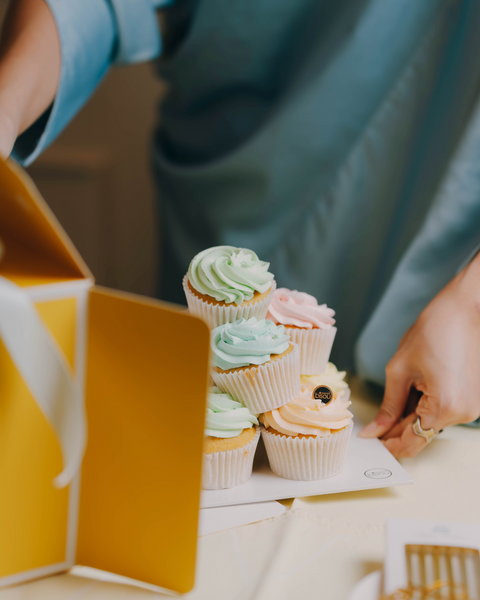 DIY Cupcake Stack - Vanilla Sky