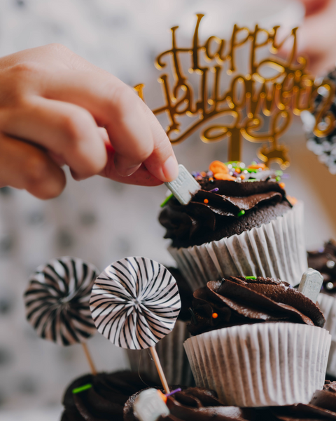 DIY Cupcake Stack - Dark Secret Halloween