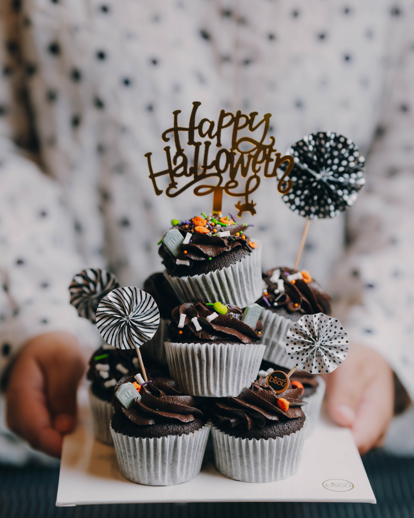 DIY Cupcake Stack - Dark Secret Halloween