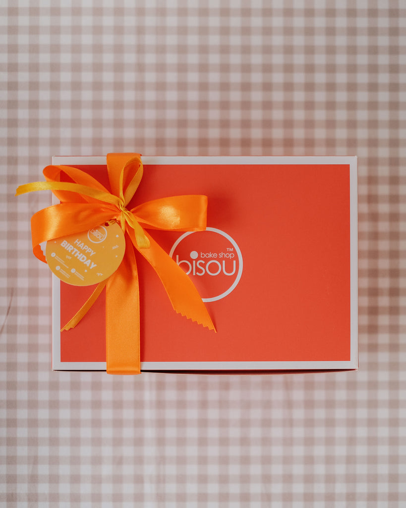 Gift Wrap - Ribbon + Gift tag