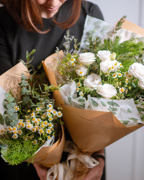 Holiday Blooms (Medium)